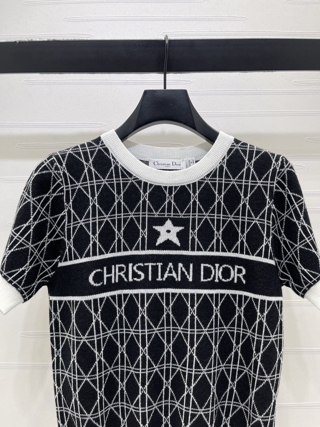 Women's short sleeves